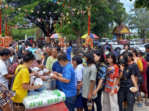 กิจกรรมสืบสานงานประเพณีอีสานการสวดมนต์หมู่ทำนองสรภัญญะ